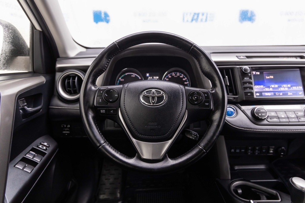 Toyota RAV4 Hybrid 2017 фото Toyota RAV4 Hybrid 2017 фото 20