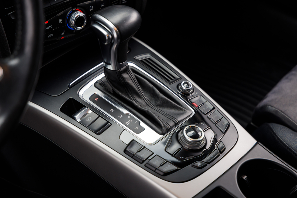 Audi A4 S Line photo 8