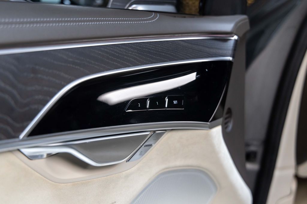 Audi A8 L 2018 фото Audi A8 L 2018 фото 36