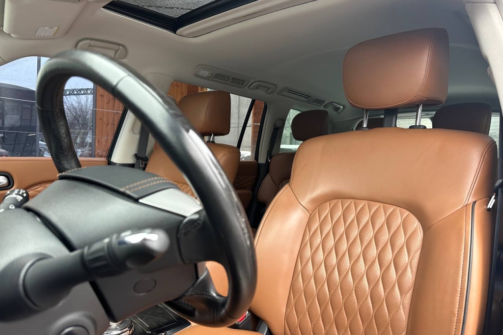 Infiniti QX80 Luxe Proactive 2018 photo Infiniti QX80 Luxe Proactive 2018 photo 11