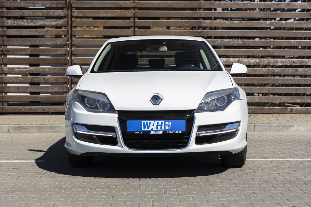 Renault Laguna 2014 photo 1