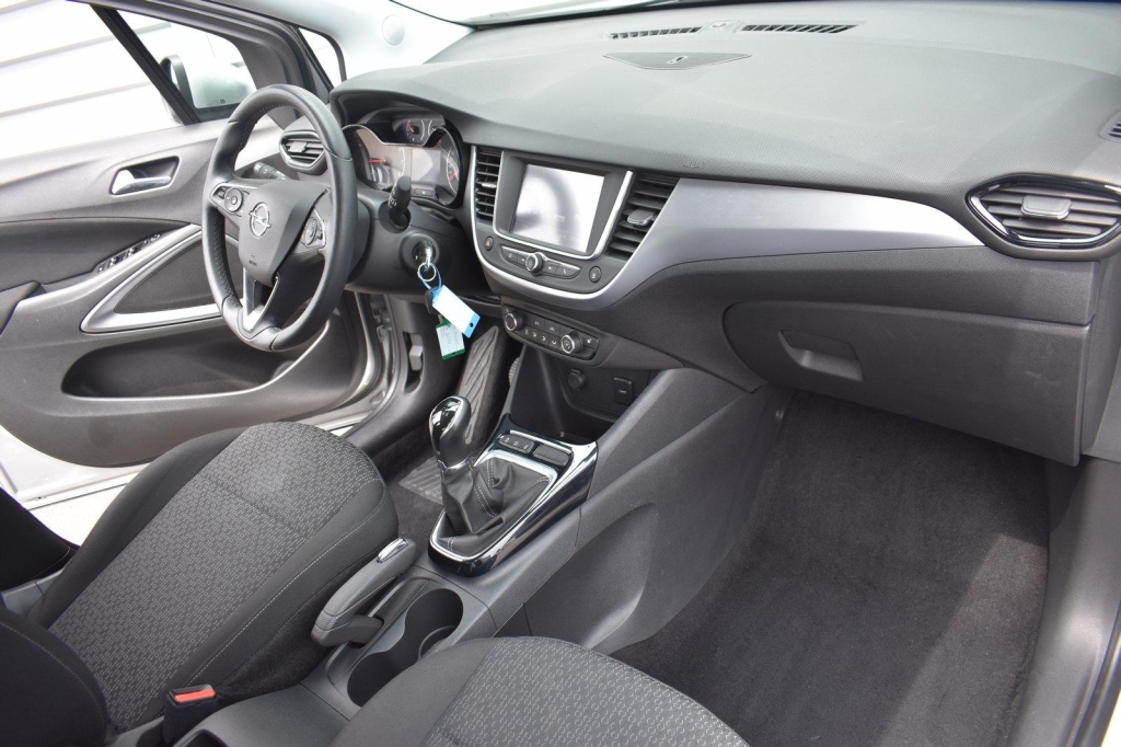 Opel Crossland X 2019 photo 2