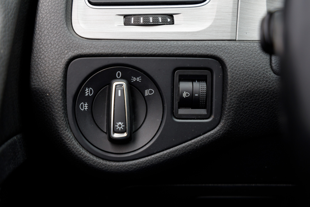 Volkswagen Golf VII photo 17