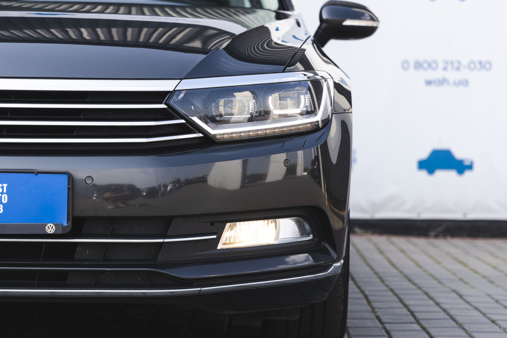 Volkswagen Passat R-Line 4Motion 2018 photo 2