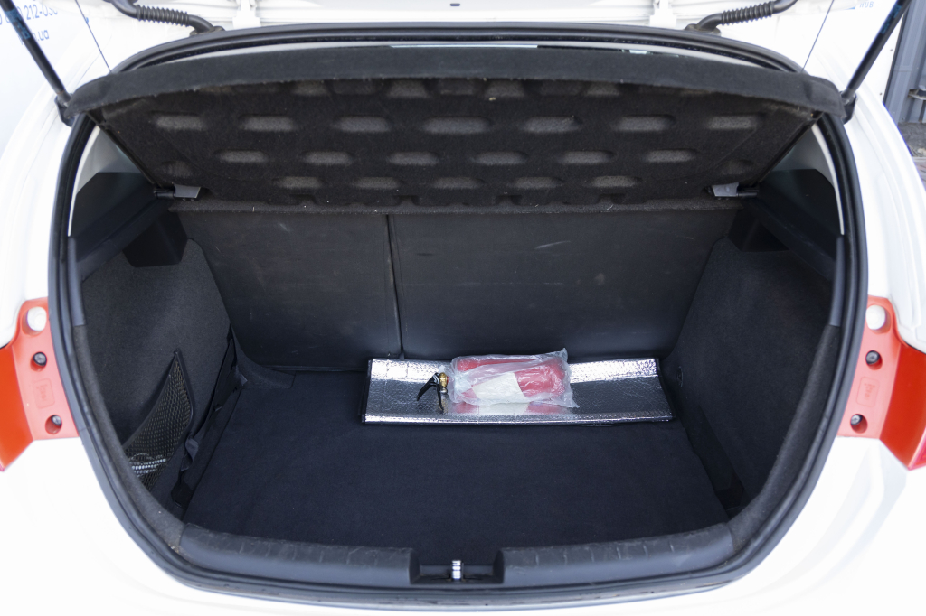 SEAT Leon 2011 фото 28