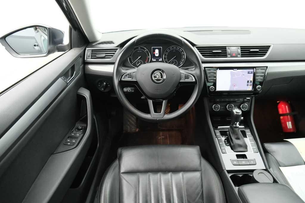 Skoda Superb 2017 фото 1