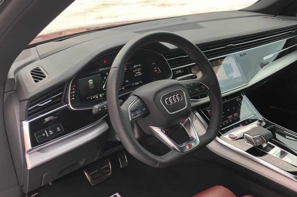 Audi SQ8 2021 фото 14