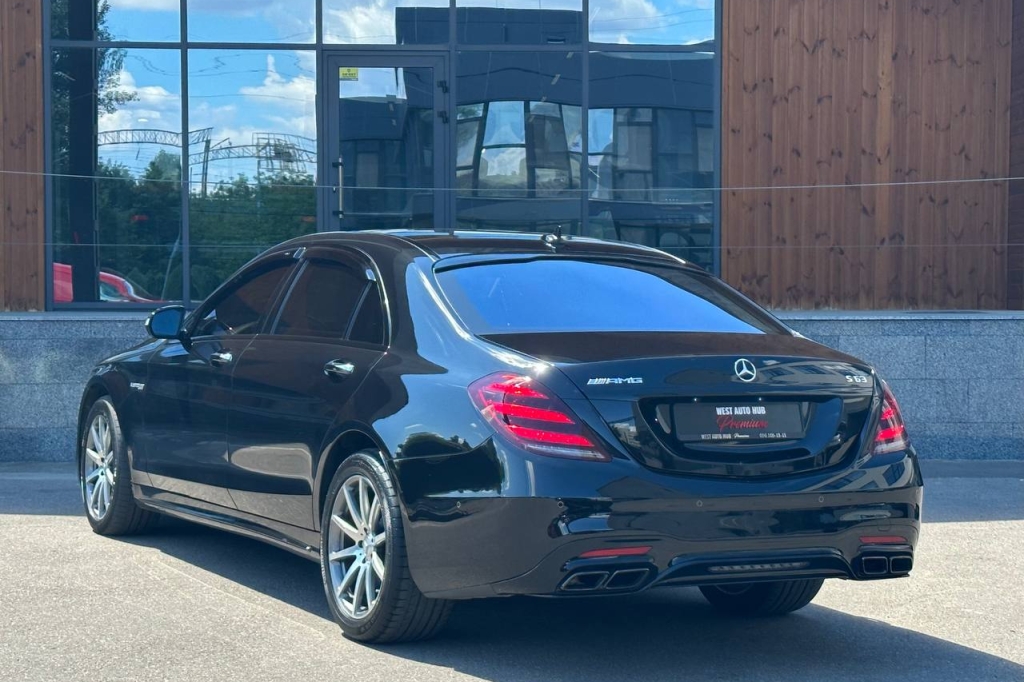 Mercedes-Benz S-Class 63 AMG 2018 photo 4