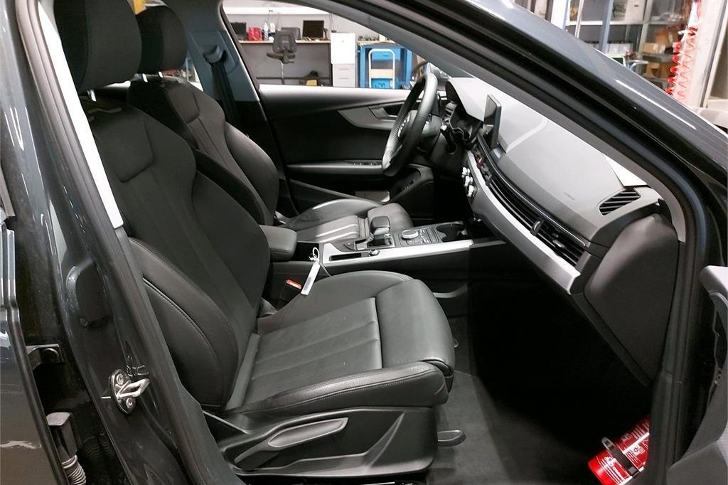 Audi A4 Avant 2019 фото 4