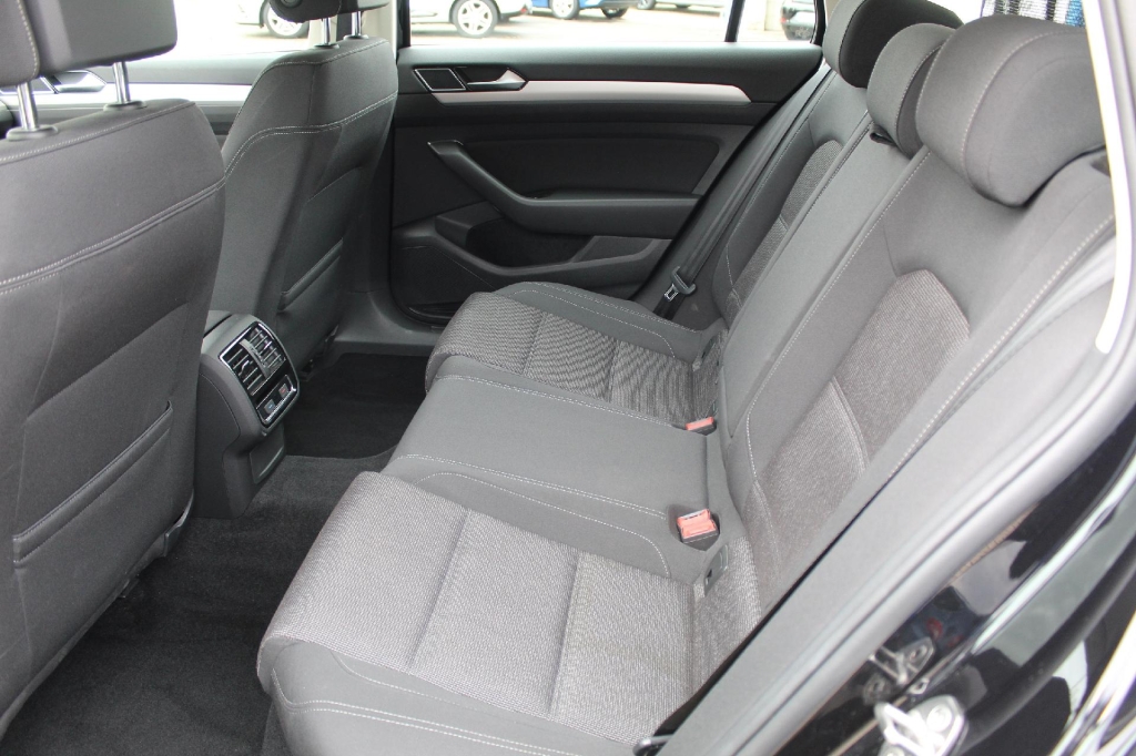 Volkswagen Passat Variant 2019 фото 4