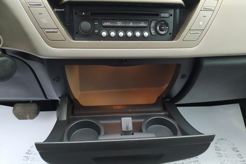 Citroen Grand C4 Picasso photo 13
