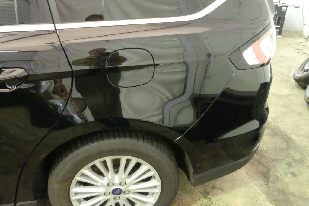 Ford Galaxy 2016 photo 18