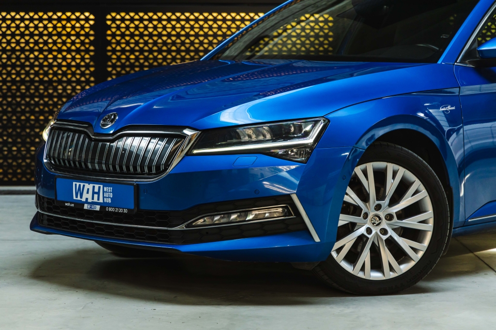 Skoda Superb Plug In Hybrid 2020 фото Skoda Superb Plug In Hybrid 2020 фото 2