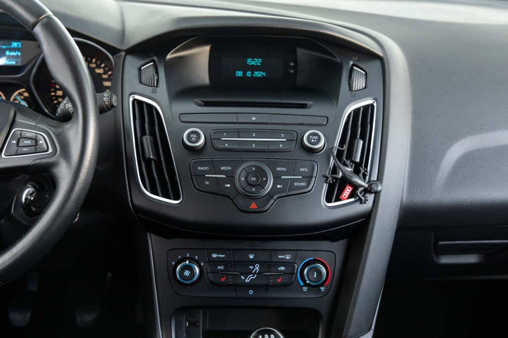 Ford Focus 2016 photo 18