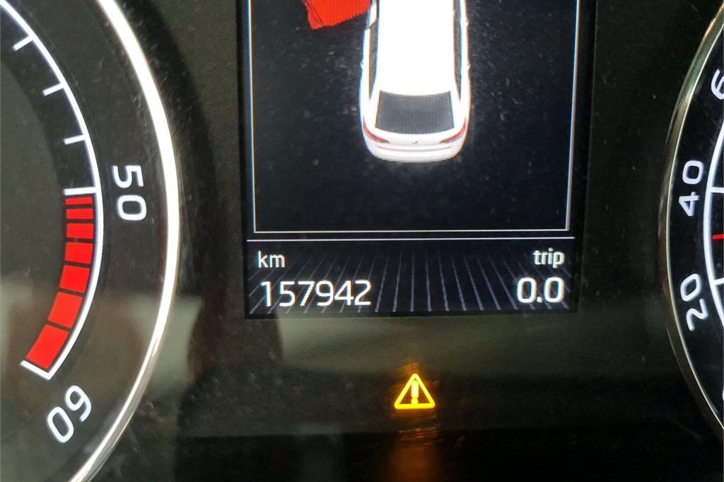 Skoda Superb Combi 2017 фото 1