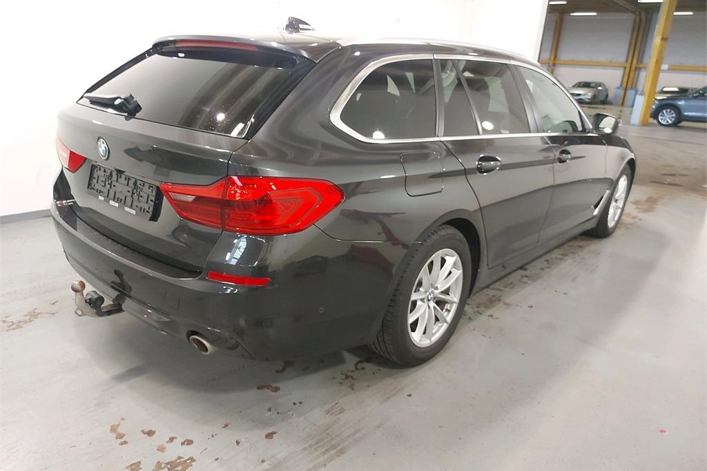 BMW 5er Touring 2018 фото 2