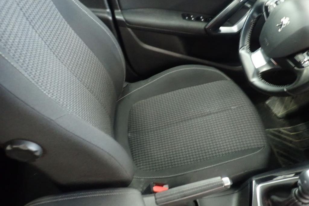 Peugeot 308 2018 photo 37