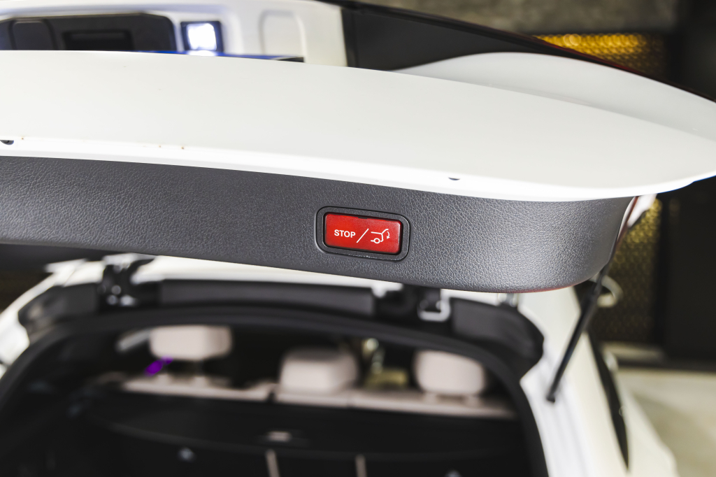 Mercedes-Benz GLC-Class 2023 photo 46