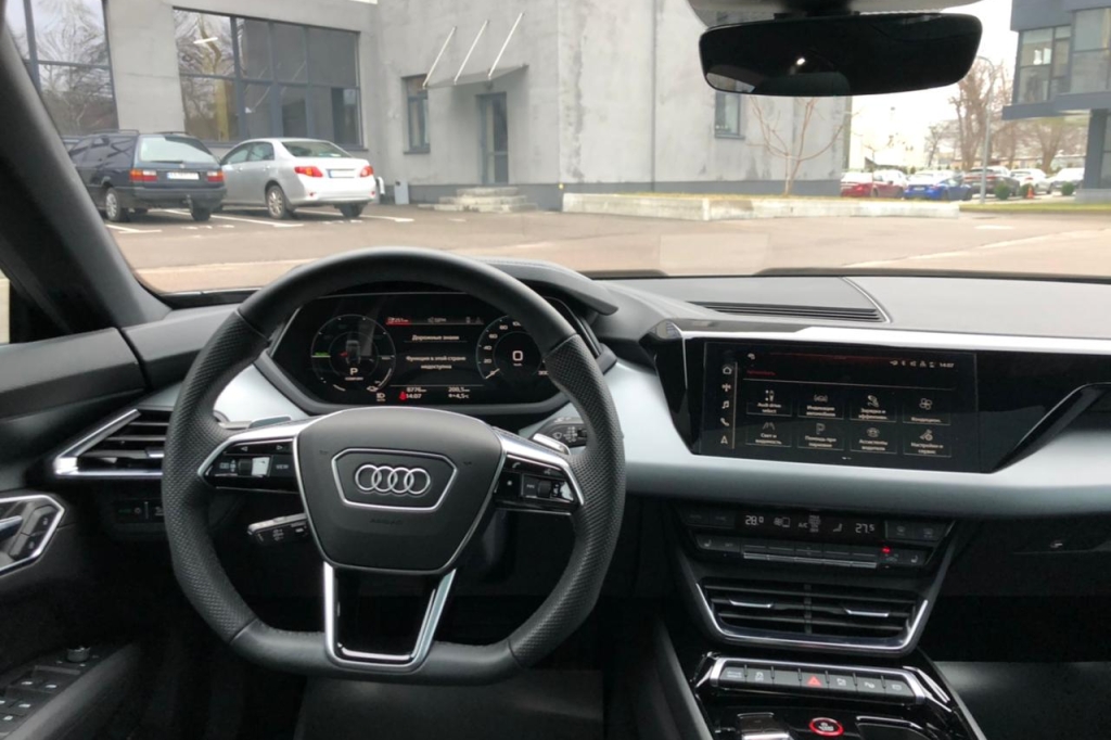 Audi e-tron GT 2021 фото 23