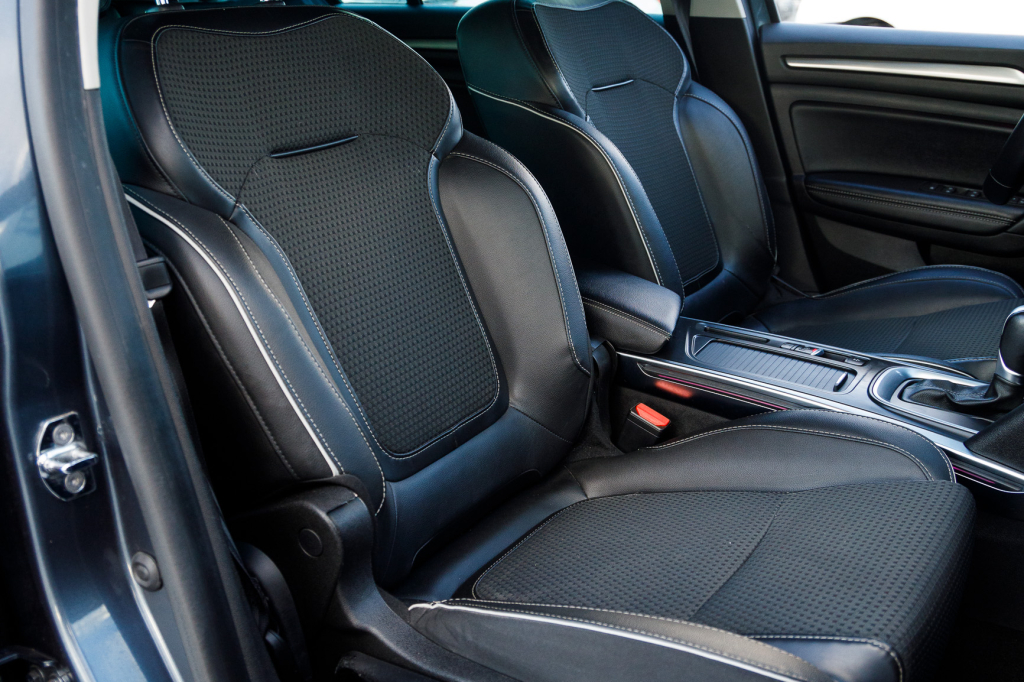 Renault Megane IV BOSE 2016 photo 16