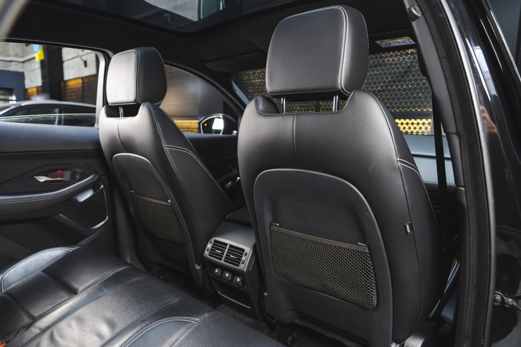 Jaguar E-Pace 2018 фото Jaguar E-Pace 2018 фото 38