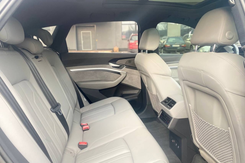 Audi e-tron 2019 photo 15