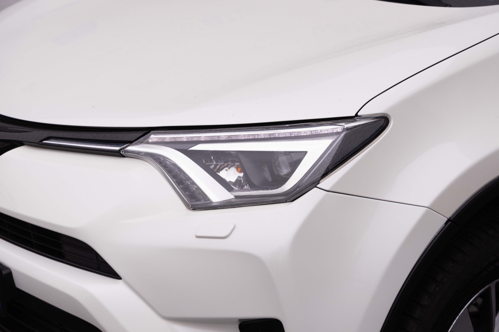 Toyota RAV4 Hybrid 2017 фото Toyota RAV4 Hybrid 2017 фото 1