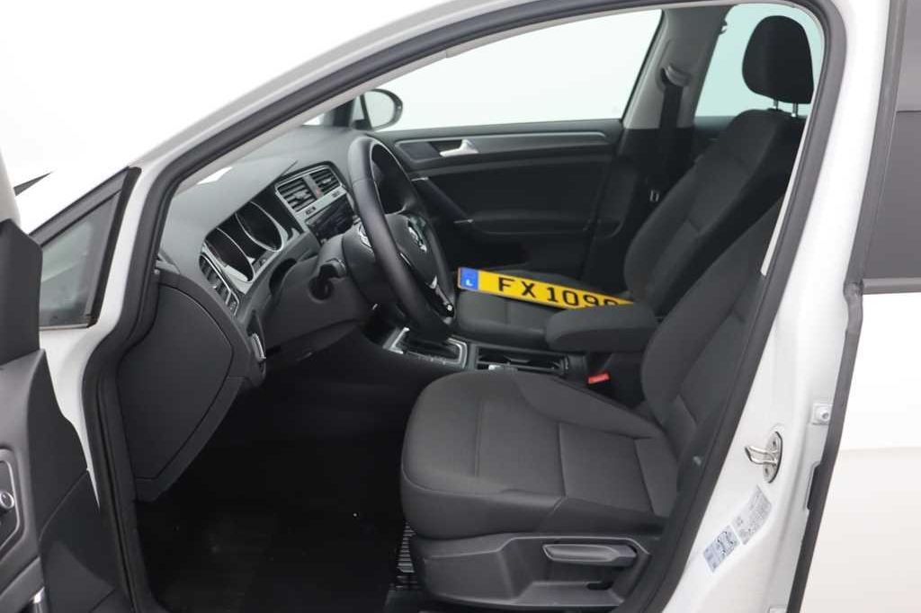 Volkswagen Golf 2019 фото 3