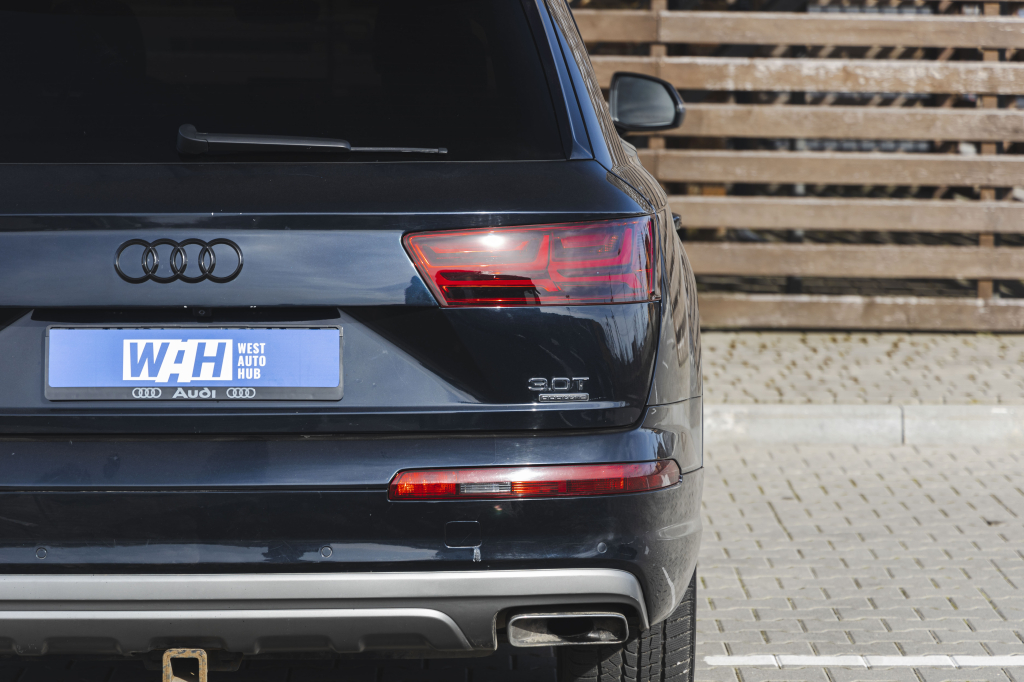 Audi Q7 2016 photo 9