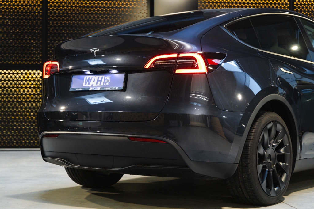 Tesla Model Y Long Range 2024 фото Tesla Model Y Long Range 2024 фото 9
