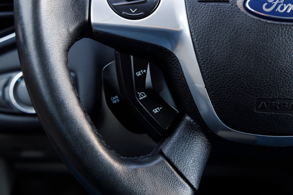 Ford C-Max Hybrid фото 11