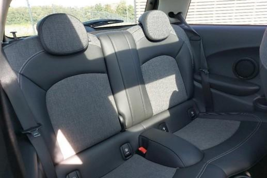 MINI One 2017 фото 1