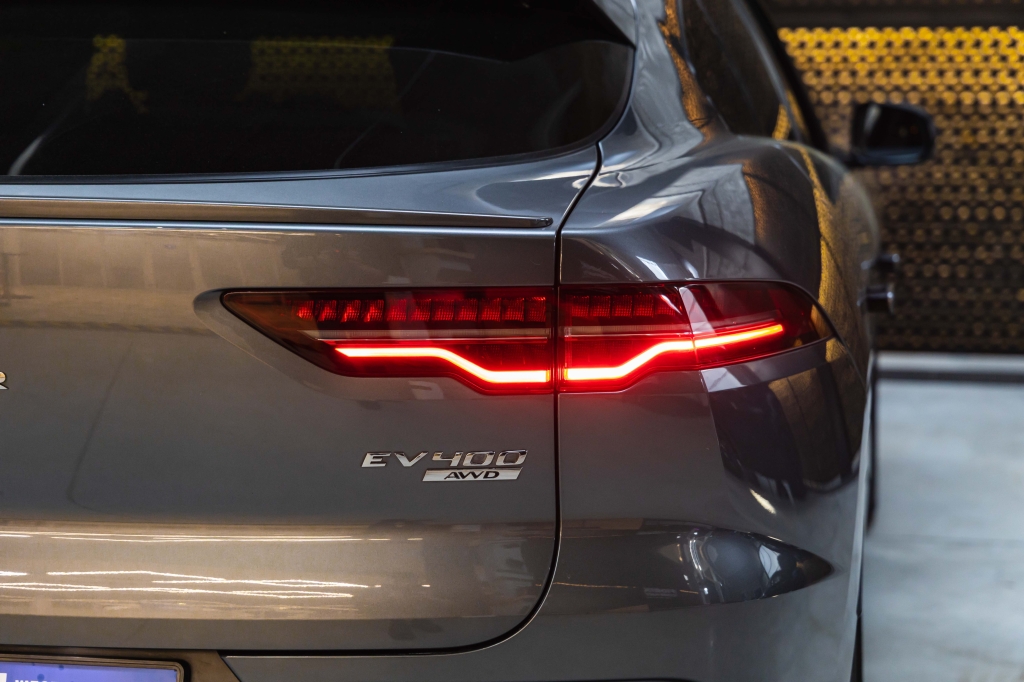 Jaguar I-Pace 2019 фото Jaguar I-Pace 2019 фото 9