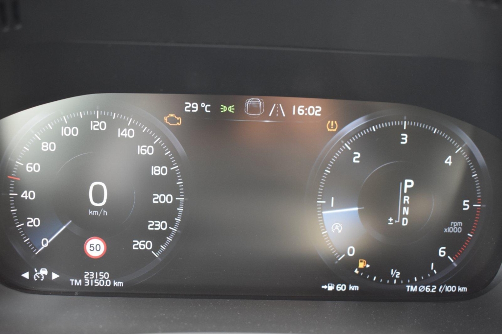 Volvo XC60 2020 фото 3