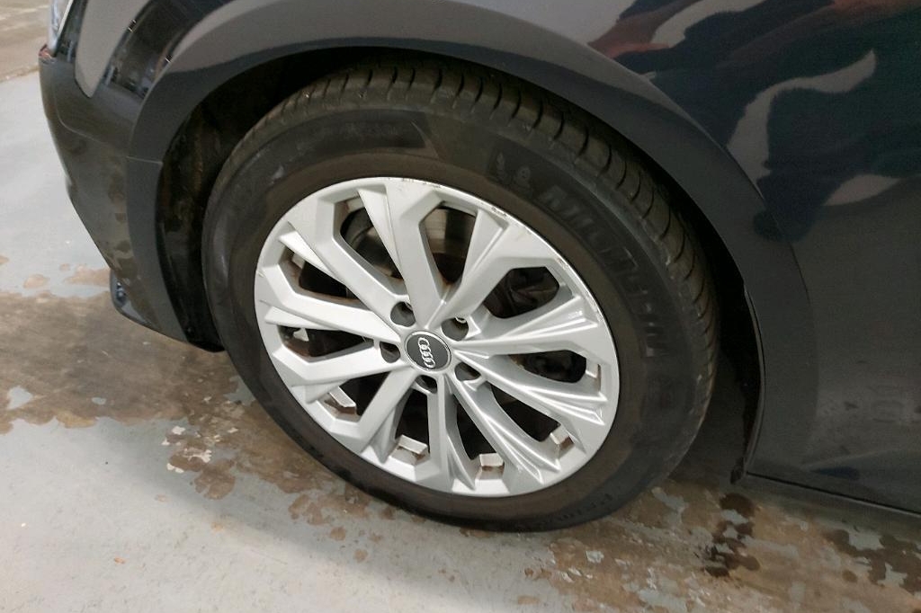 Audi A4 Avant 2017 фото 31