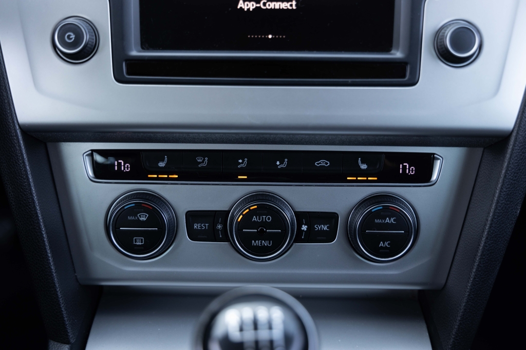 Volkswagen Passat B8 2015 фото Volkswagen Passat B8 2015 фото 23