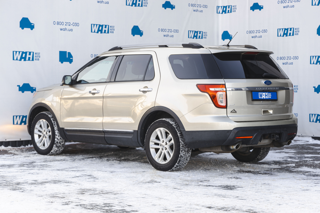 Ford Explorer XLT 2011 photo 8