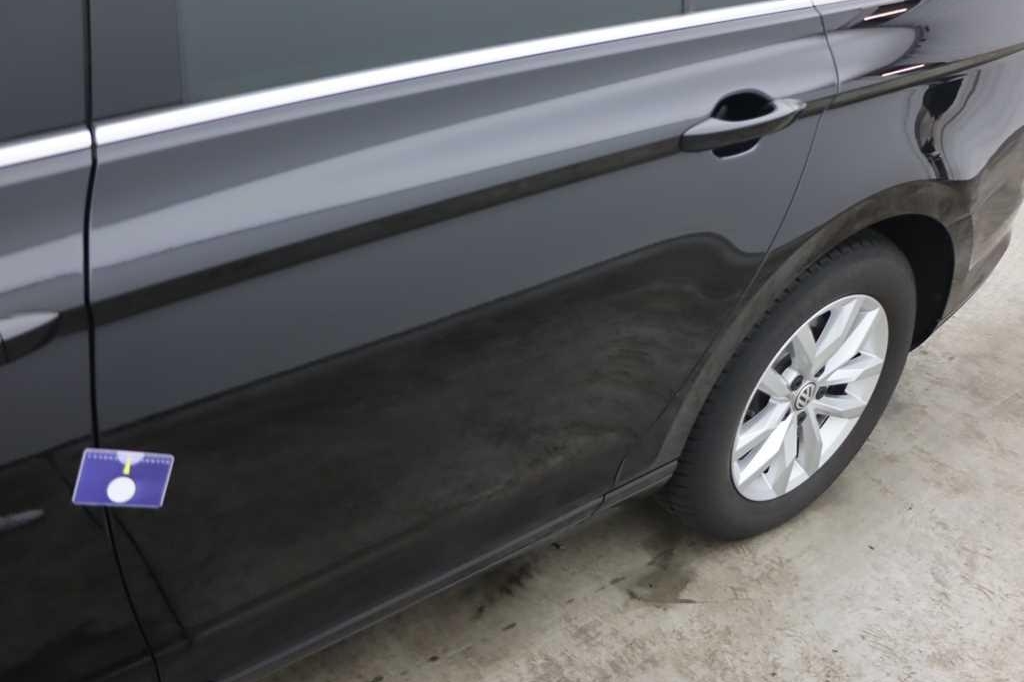 Volkswagen Passat Variant 2018 photo 17