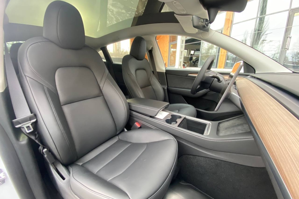 Tesla Model Y Long Range 2022 фото 12