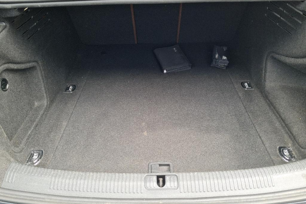 Audi A4 2016 photo 37