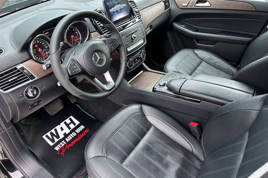 Mercedes-Benz GLS-Class 350d 2018 фото Mercedes-Benz GLS-Class 350d 2018 фото 12