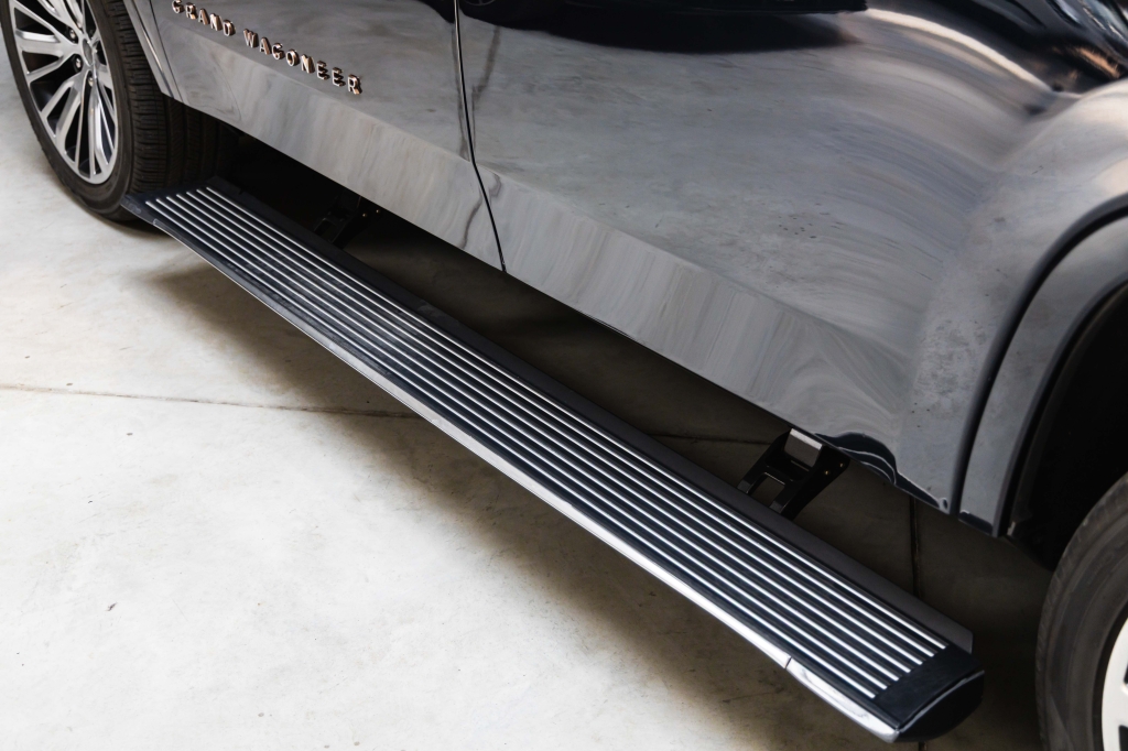 Jeep Grand Wagoneer 2022 фото Jeep Grand Wagoneer 2022 фото 14