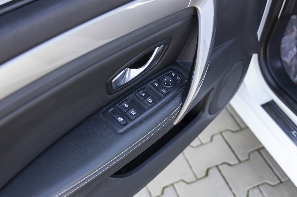 Renault Laguna 2014 photo 12