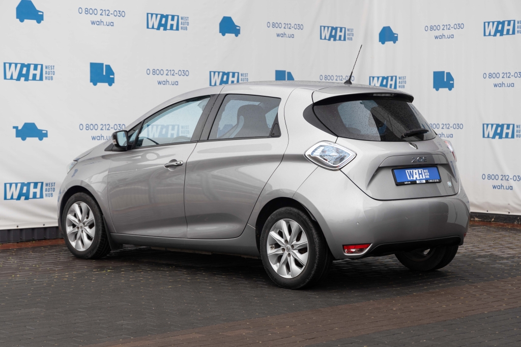 Renault Zoe 2015 фото 9