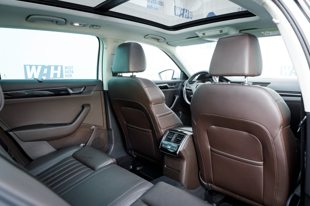 Skoda Superb Laurin & Klement 4x4 2015 photo 16