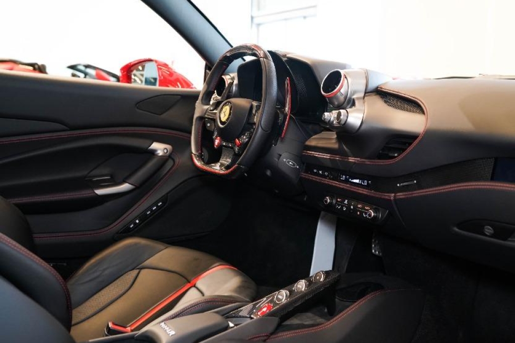 Ferrari F8 2021 фото 7