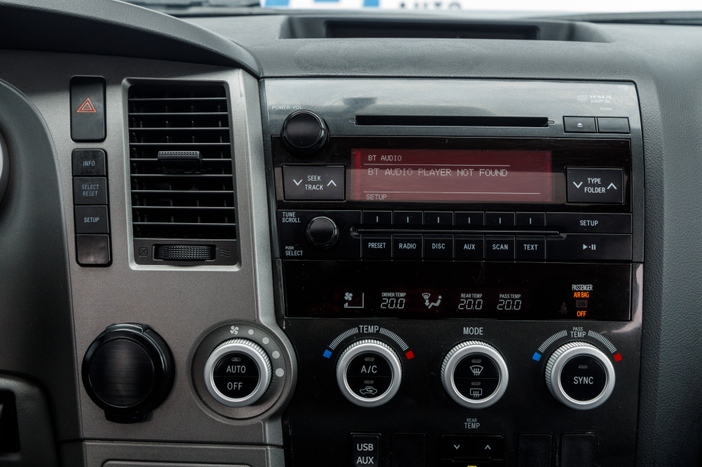 Toyota Sequoia SR5 2012 фото 18