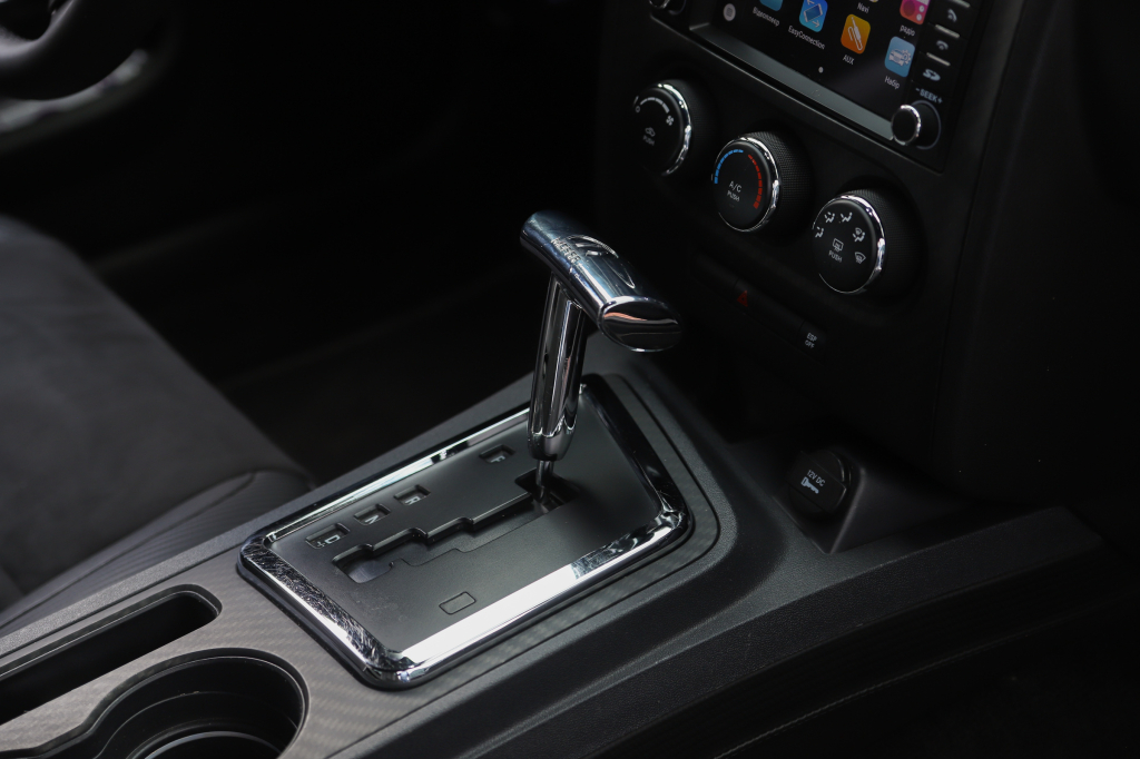 Dodge Challenger SE 2010 photo 31