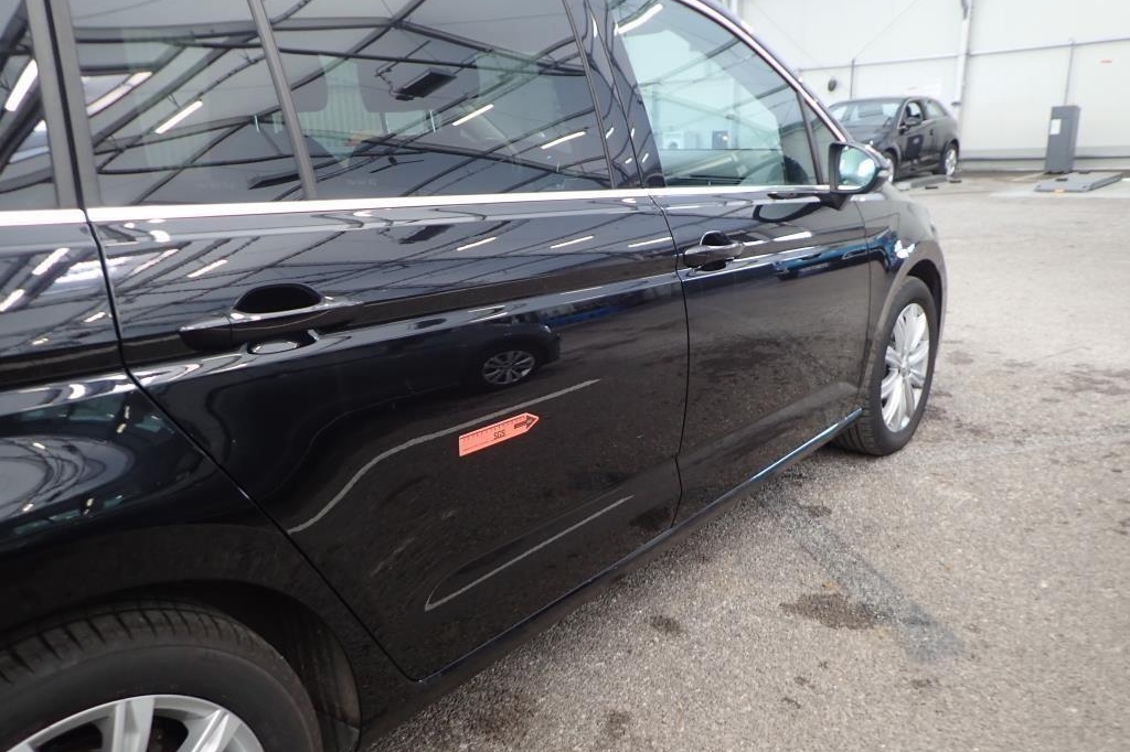 Volkswagen Touran 2017 photo 28