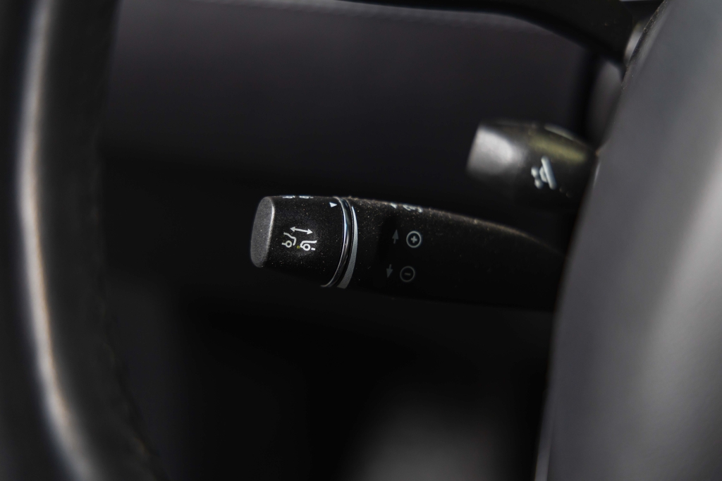 Tesla Model X 75D 2017 фото Tesla Model X 75D 2017 фото 18